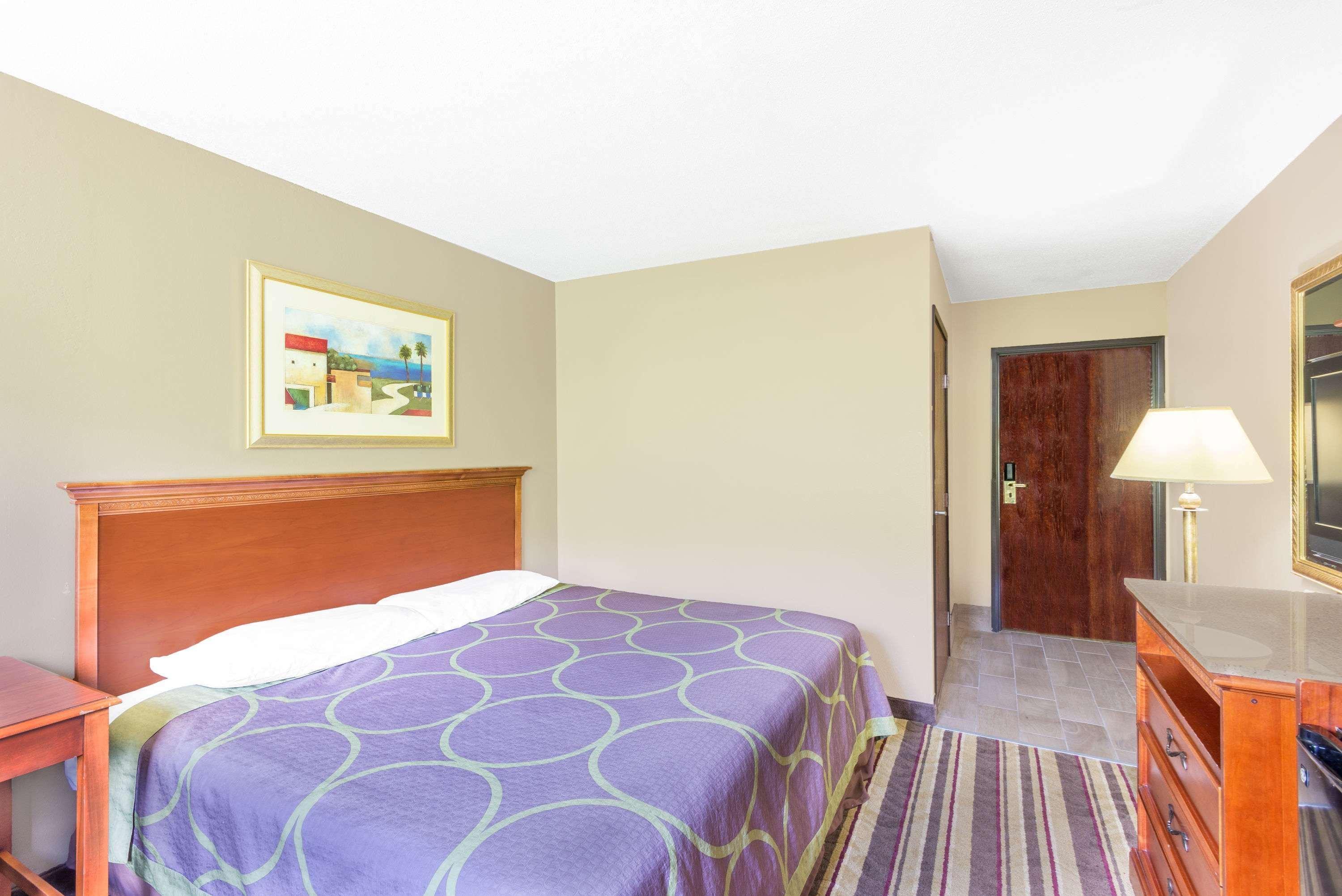 Super 8 By Wyndham Tilton/Lake Winnipesaukee Екстер'єр фото
