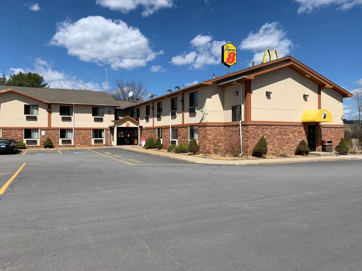 Super 8 By Wyndham Tilton/Lake Winnipesaukee Екстер'єр фото